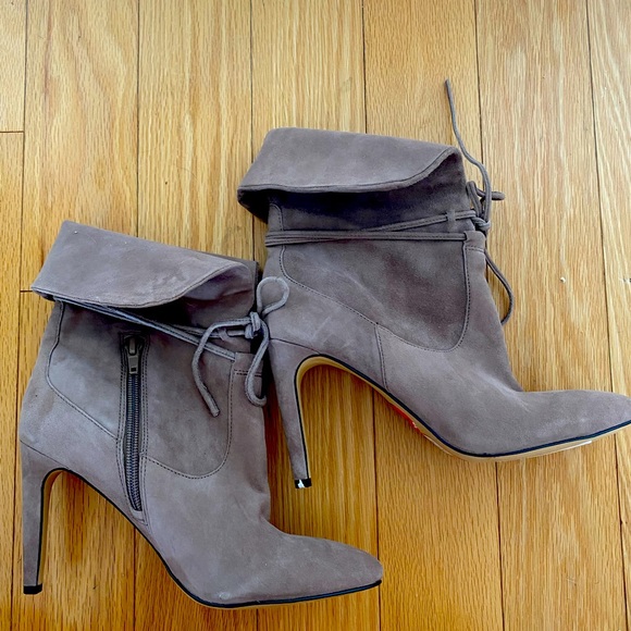 Lord & Taylor Booties - Picture 2 of 4